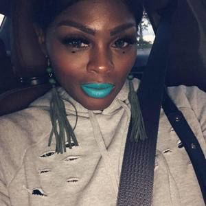 Meet your Posher, Ebony